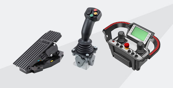 ペダル／ジョイスティック／ギアシフトハンドル／シフター／無線リモコン